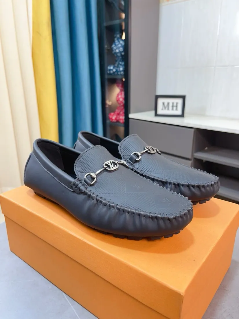Men's men's shoes💰400🌹🌹[LV Louis Vuitton] New men's beanie shoes💝💝.. Top-grade imported cowhide embossed➕Comfortable leather lining. It is extremely skin-friendly and comfortable, feels very delicate, and the shape is very correct! Perfectly reflects the three-dimensional sense, code number: 38-44